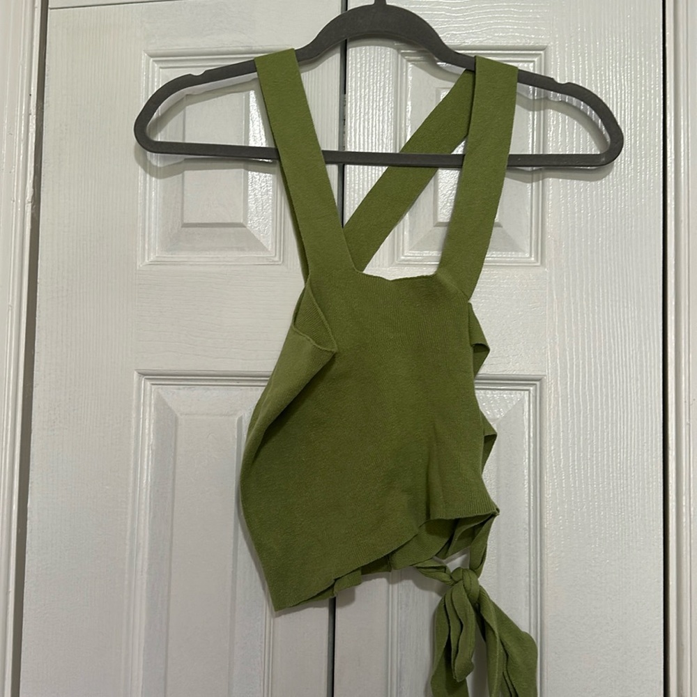 Green tie back crop top!